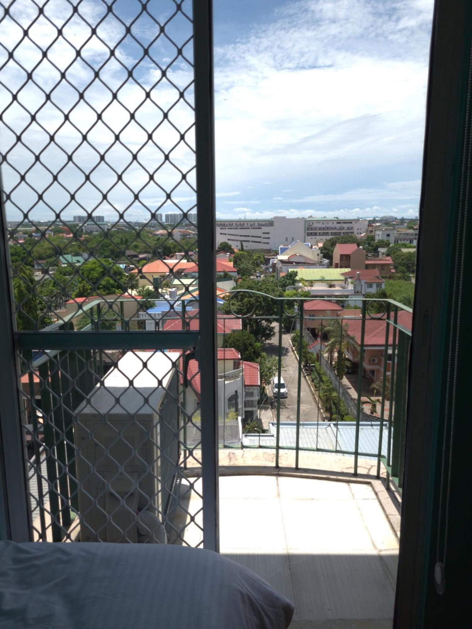 Cozy 2Br Staycation With Balcony Chateau Elysee For 4-6 Pax Paranaque City Zewnętrze zdjęcie